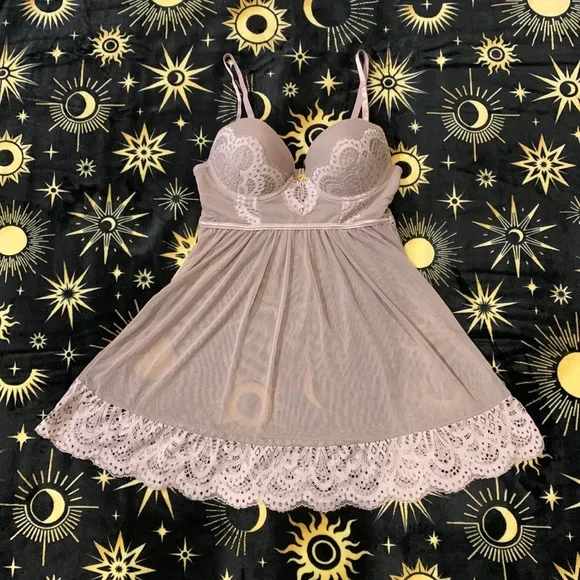 ***FREE W/ PURCHASE*** Pretty Lacey Babydoll Chemise Lavender - Picture 1 of 6